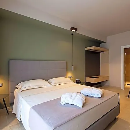 Charme Simon Bolivar 4*