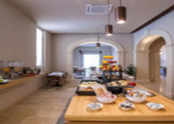 Charme Simon Bolivar